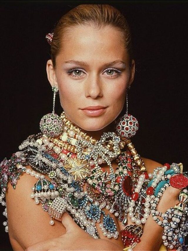 Lauren Hutton’s Timeless Style Moments from the 1960s