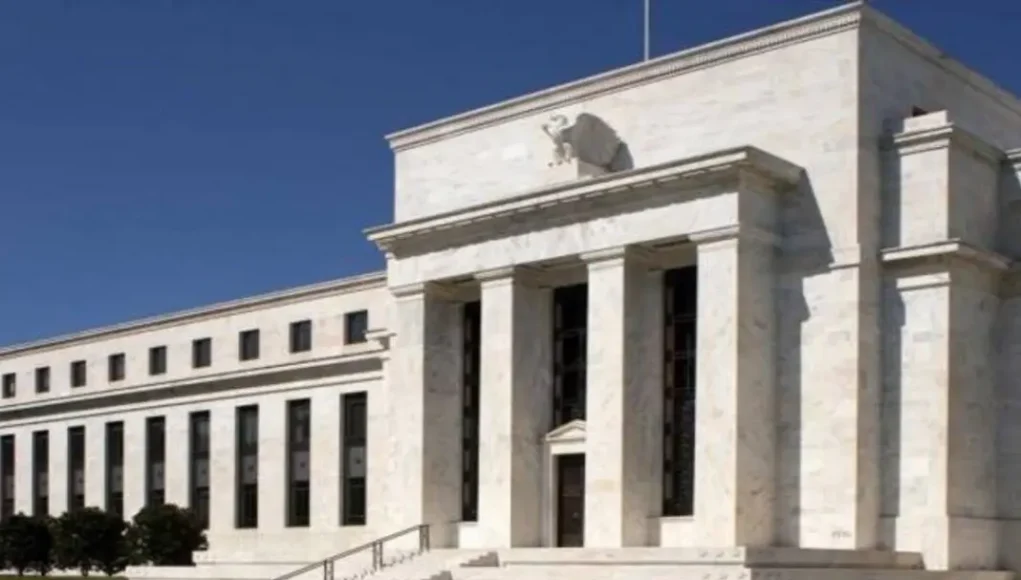 Federal Reserve meeting और मध्य पूर्व के तनाव से सोने की कीमतों में उछाल, 2,400 डॉलर के पार!