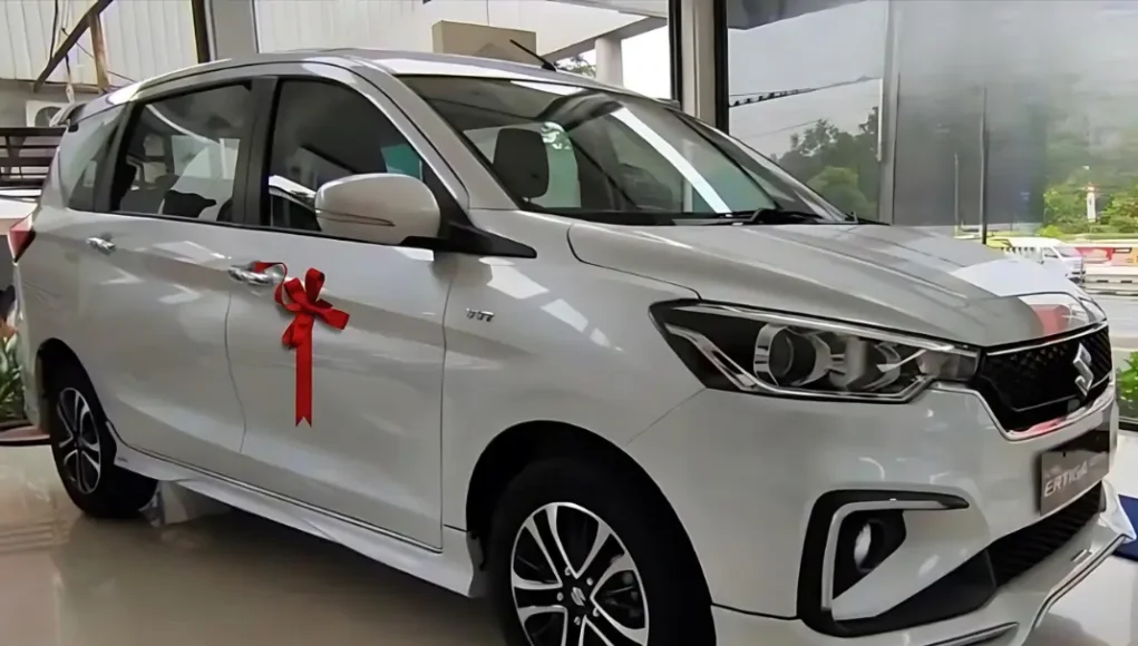 Maruti Ertiga 2024 लॉन्च : 7 सीटर और 1462cc दमदार इंजन के साथ XUV 700 को देगी टक्कर, शानदार फीचर्स और शोरूम कीमत देखें