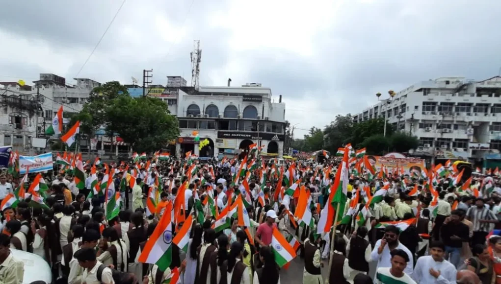 मुख्यमंत्री के आह्वान पर निकली Tiranga Yatra ने नगर में मचाई हलचल