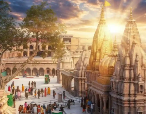 Kashi Vishwanath Jyotirlinga: Varanasi’s Eternal Jyotirlinga Devotees performing rituals at Kashi Vishwanath Jyotirlinga, Varanasi — one of the 12 sacred Jyotirlingas