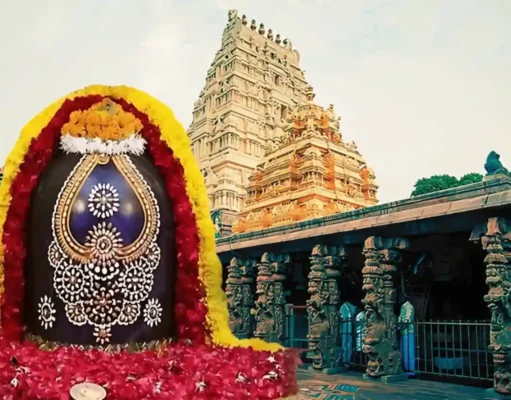 Mallikarjuna Jyotirlinga Srisailam: History, Jyotirlinga Significance and Marvelous Architecture Sacred view of Mallikarjuna Jyotirlinga Temple in Srisailam showcasing its historic architecture and divine aura.